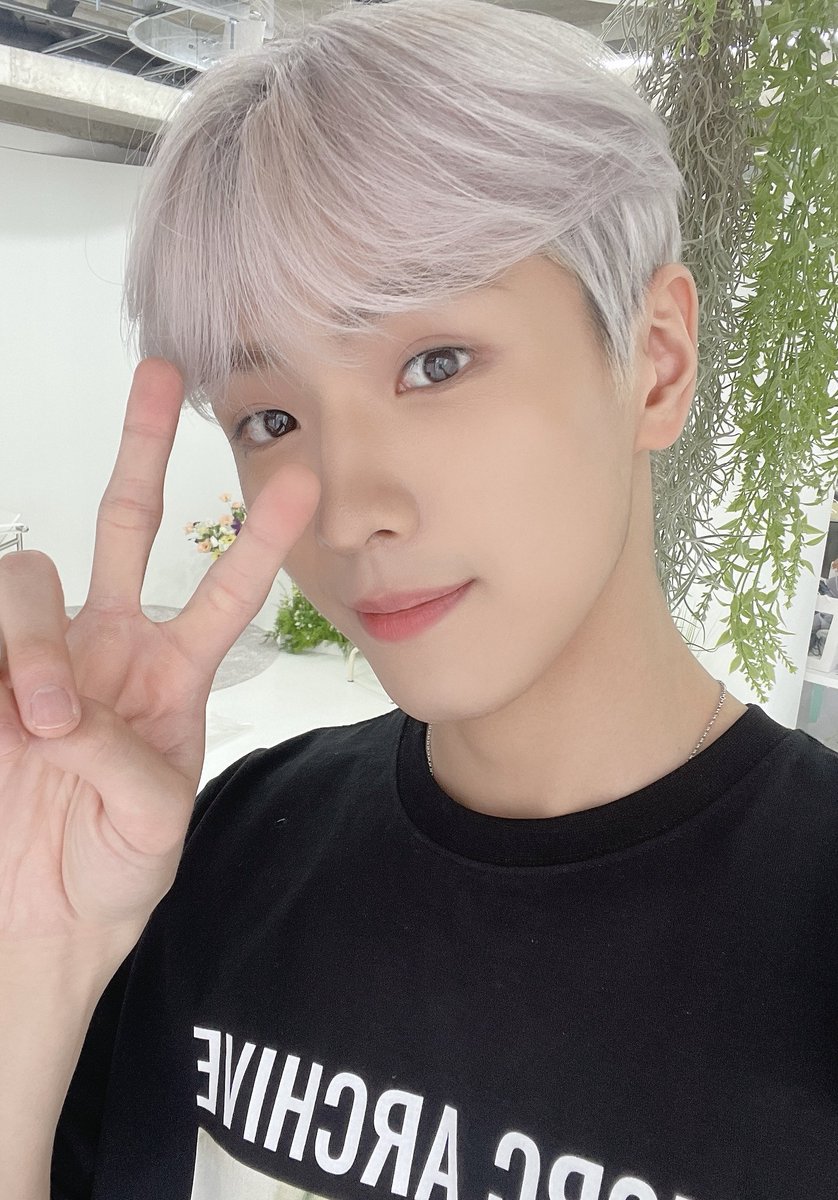 CIX_DaumCafe's tweet photo. ♡Yonghee Update♡ [ 2021.07.25 ]
From.CIX_용희
[[용희]] 셀카로 프메 프사 정하기😙
아구
너무
늦었지😂

골라줘요:)
#CIX #씨아이엑스 #YONGHEE #김용희 https://t.co/iMvzrB3yA1