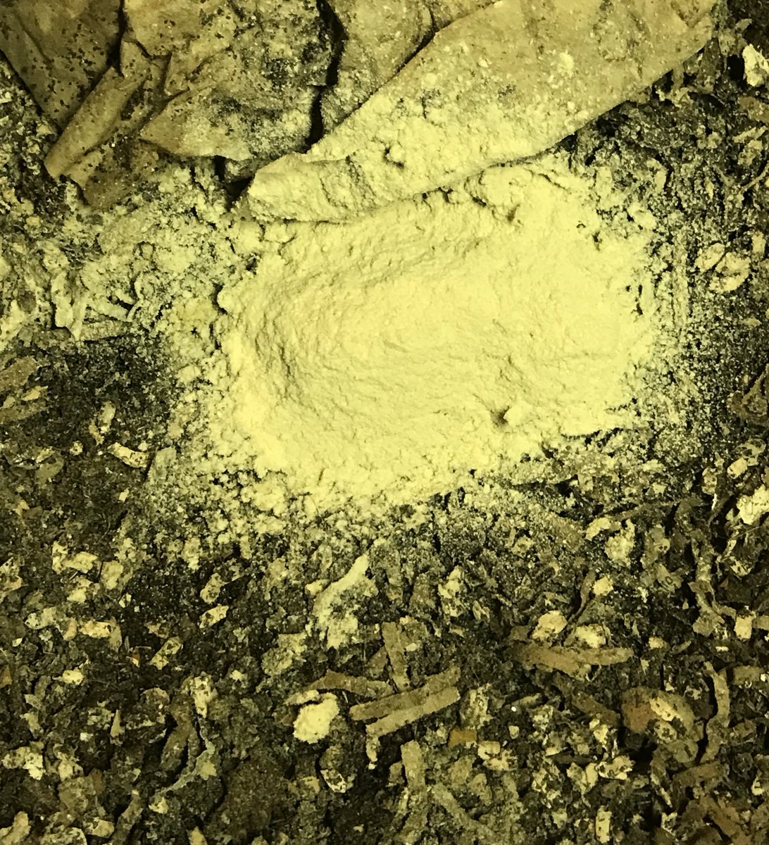 SevansWormery's tweet photo. Did you know that #worms will eat #sawdust!? We’ve been make a lot of woodworking products recently and have an abundance of sawdust, so’ve been adding it to #farms. Just make sure to only add sawdust from untreated wood, because you don’t want the chemicals to harm your worms! https://t.co/RxU82T6UHG