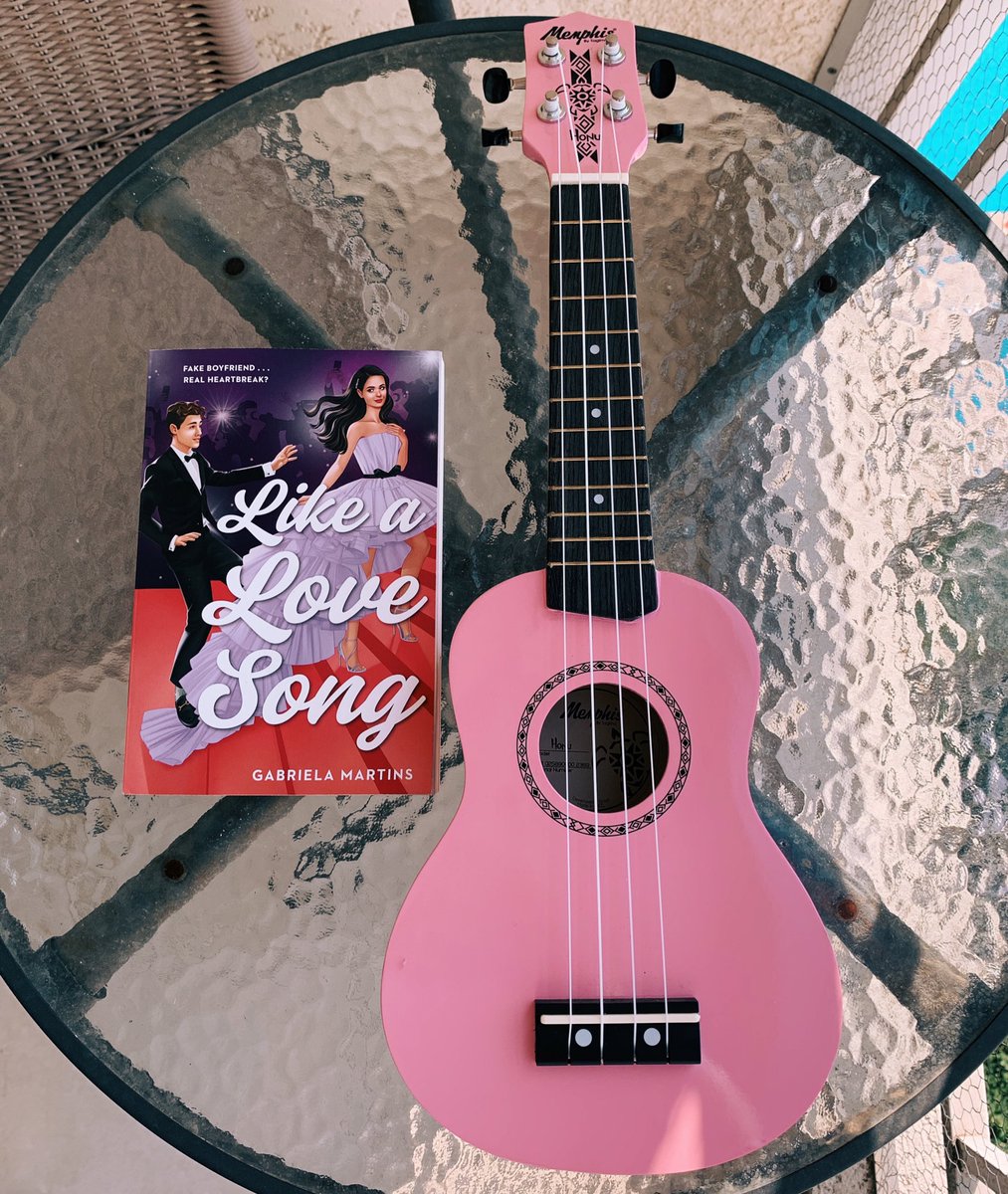 gabhimartins's tweet image. to celebrate that now we’re in the single digits... NINE (09) DAYS TO LIKE A LOVE SONG! time for another giveaway*, right? 🌞🌸

• RT+F
• ships where BD ships + Brasil always
• one winner
• ends on 8/29

* cat and ukelele not included.