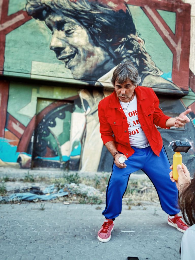 ElGypsyPrince's tweet photo. First fotos del shooting del VIDEOCLIP de “#YoNoSeCantarFlamenco”… Mañana primeras imágenes in movement, además de desvelar la premiere el 30… Te animas a verlo con #GypsyPrince, live? Bis morgen! Ole! https://t.co/Nlu1mJSsh6