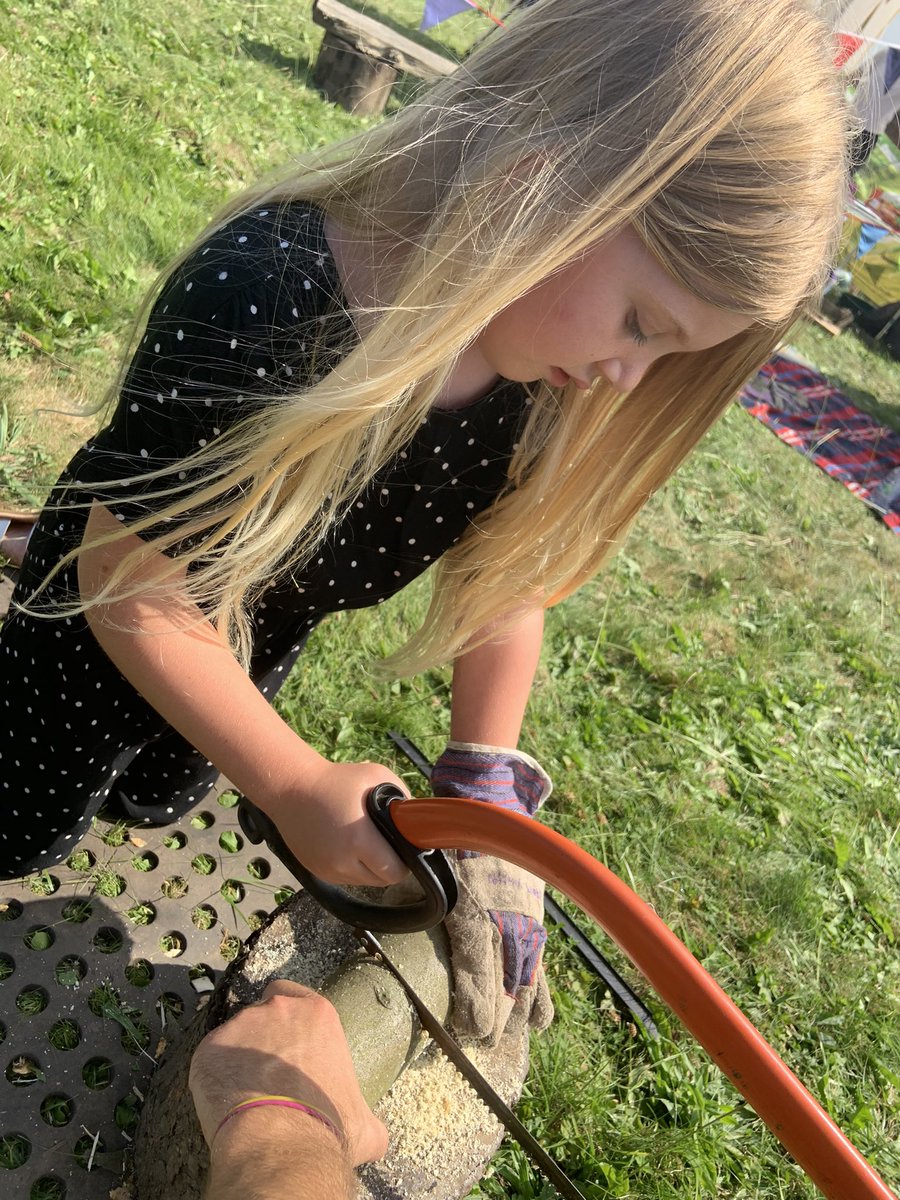 EdadventuresM's tweet photo. @NYGforestschool @ClwydTweets This workshop was fab thank you 😊 #outdoorlearning https://t.co/9Hpg8VR35D