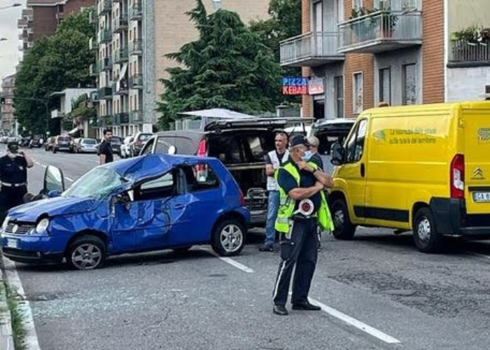 InFoDifesa's tweet photo. Fugge da #Polizia in auto rubata, si schianta e muore - https://t.co/A3oMKGkg5v - #AutoRubata https://t.co/ktrTrYhJv5