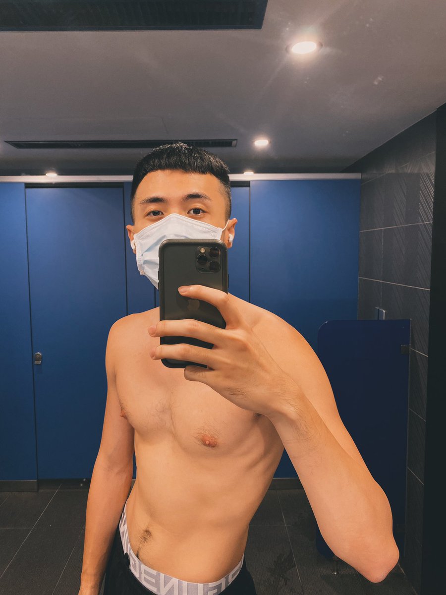 奇怪欸你們
我又沒什麼厲害的影片
追蹤數也可以破萬😂
你們多來ig我比較開心😤