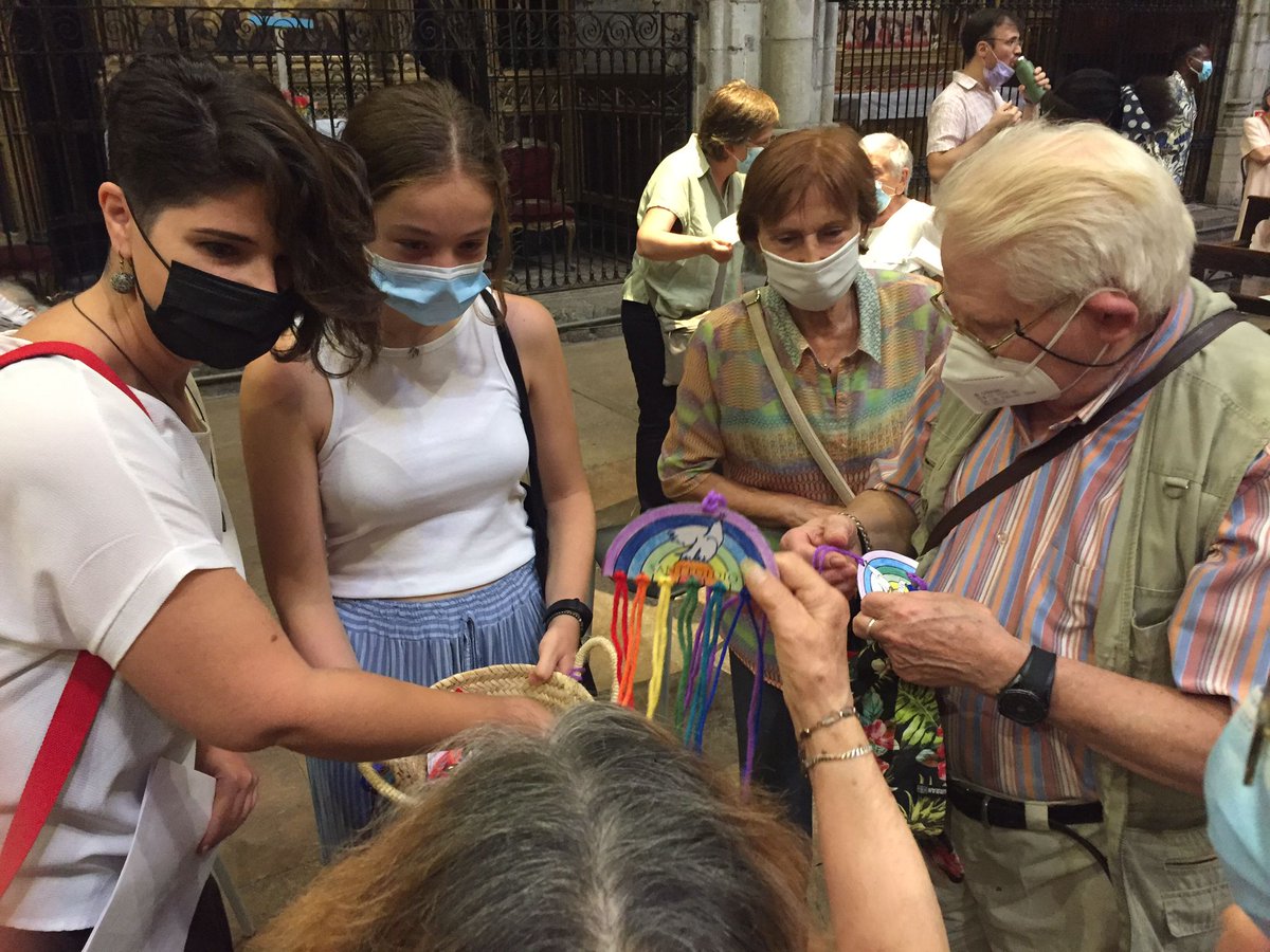 jovenesxla_paz's tweet image. 1a Jornada Mundial de los Abuelos y las personas mayores. Un regalo para todos los ancianos amigos de @santegidio_ES hecho por los niños de las Escuelas de la Paz estos días de vacaciones. #vivalosancianos #santegidiosummer #globalfriendship
#PapaFrancisco