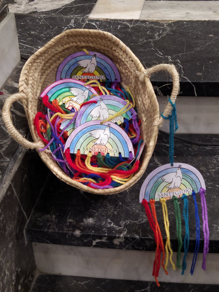 jovenesxla_paz's tweet image. 1a Jornada Mundial de los Abuelos y las personas mayores. Un regalo para todos los ancianos amigos de @santegidio_ES hecho por los niños de las Escuelas de la Paz estos días de vacaciones. #vivalosancianos #santegidiosummer #globalfriendship
#PapaFrancisco