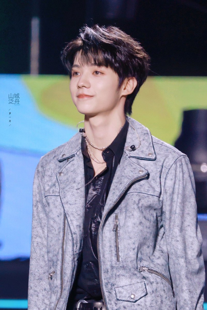 21.07.25 | Super Music Festival

© 山城泛舟丨罗一舟

#罗一舟 #LuoYizhou