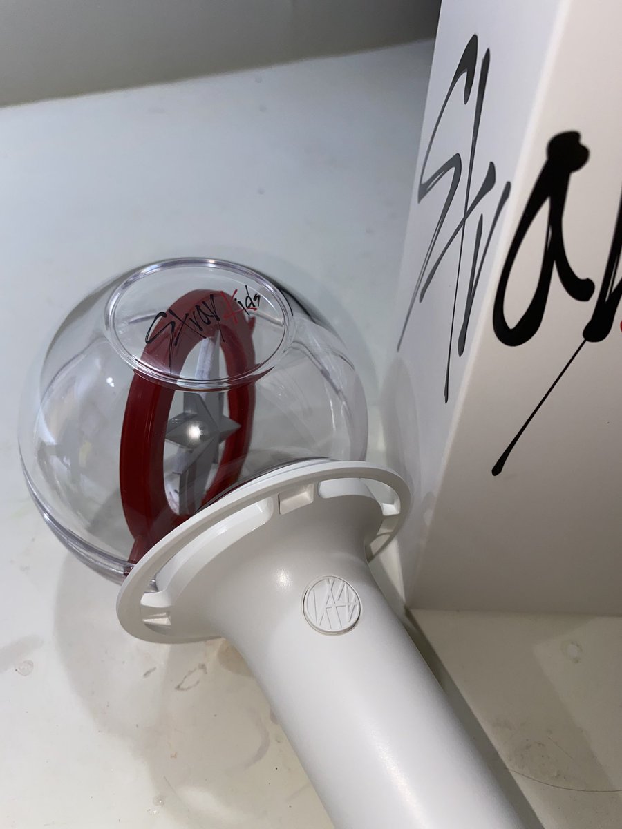 chanyeolitee's tweet photo. wts/lfb

straykids official lightstick 'nachimbong'

• onhand
• no issue tried once to check if its working
• with box and lanyard
• 2200 php (negotiable)
• mop: gcash

can send pics and vids for proof

help rt! 

dm me for details! or dm @rriaceline my main twt https://t.co/13ZLcR993o