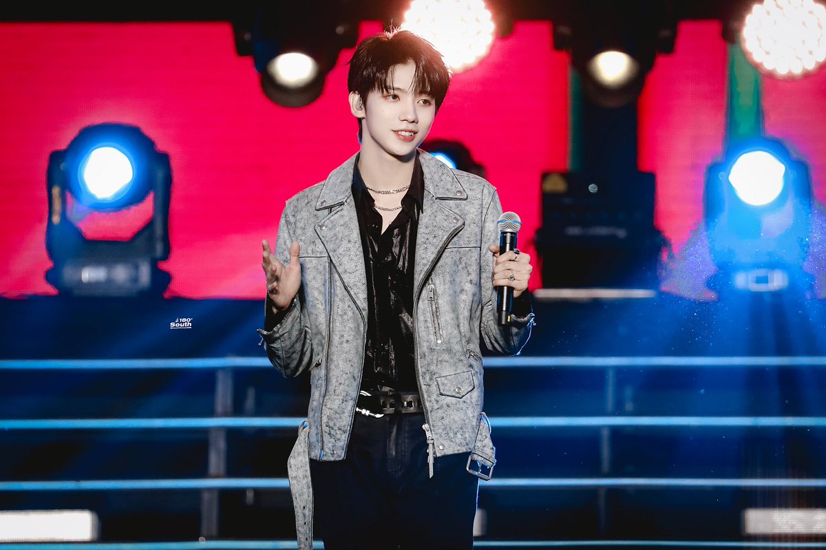 lyzarchive's tweet photo. 21.07.25 | Super Music Festival

© 180度以南·罗一舟

#罗一舟 #LuoYizhou https://t.co/lPiaGsASzt