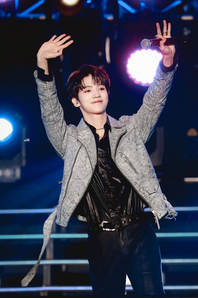 lyzarchive's tweet photo. 21.07.25 | Super Music Festival

© 180度以南·罗一舟

#罗一舟 #LuoYizhou https://t.co/qKls3IQR8B