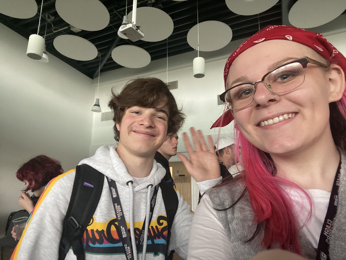 beeambee_'s tweet photo. met some famous people ig https://t.co/C7rhnkQXFi