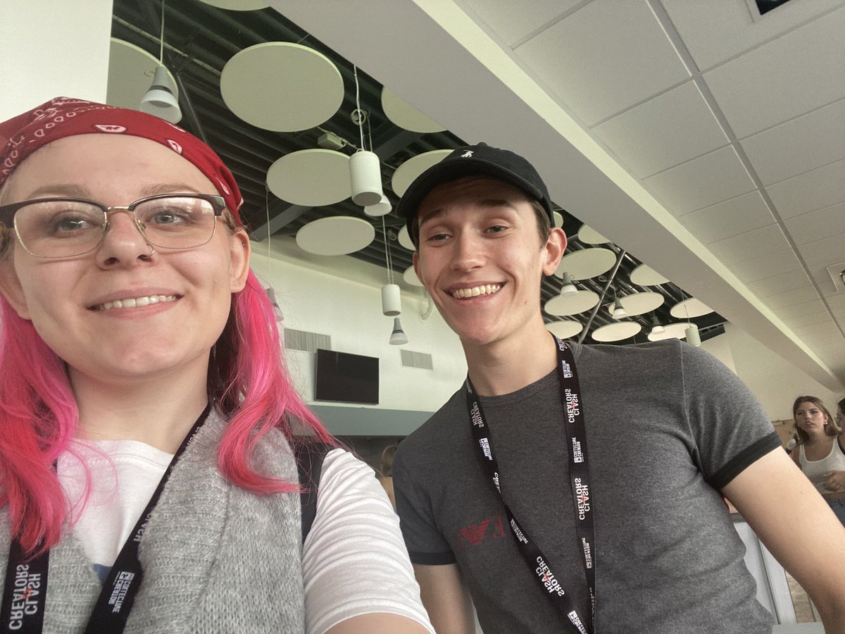 beeambee_'s tweet photo. met some famous people ig https://t.co/C7rhnkQXFi