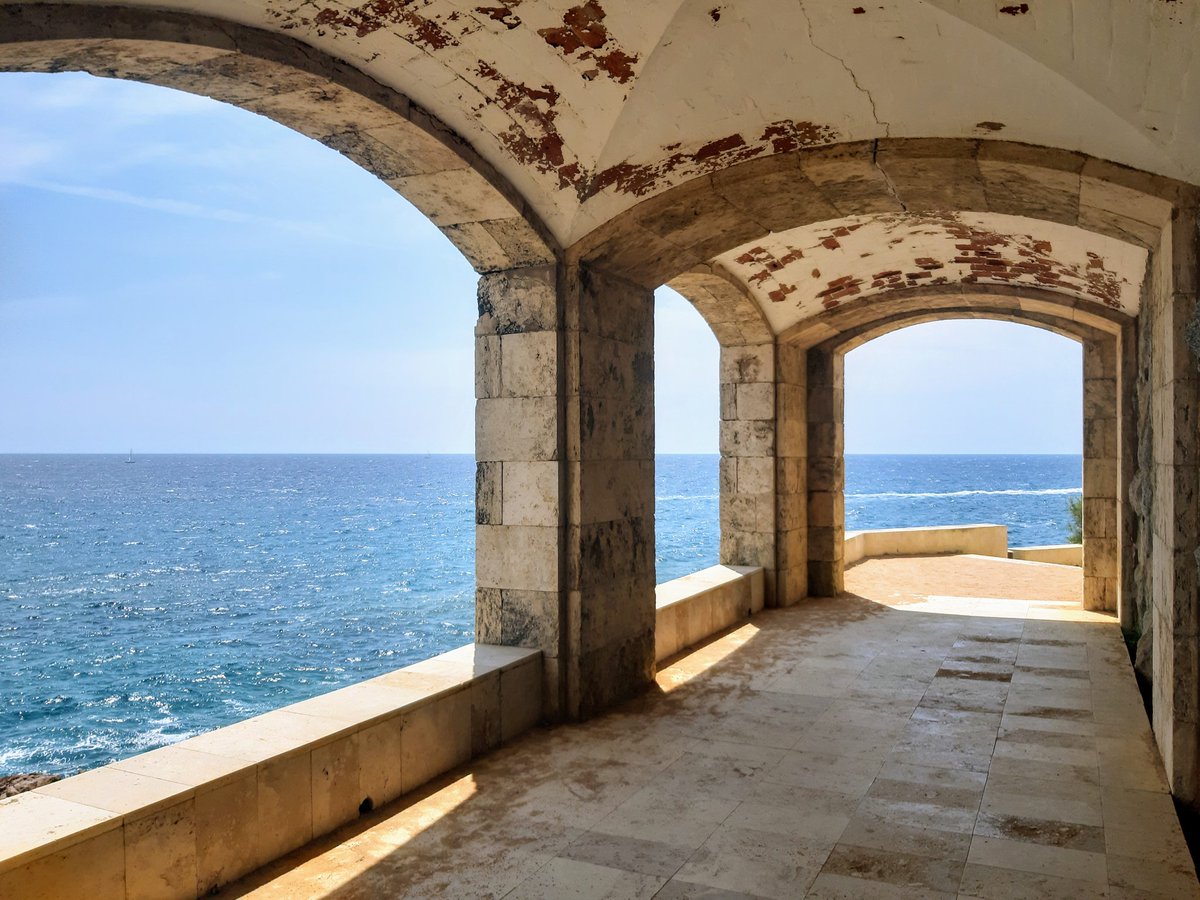 Gerhardss's tweet photo. #Catalunya #CostaBrava #sAgaró #SantFeliu #Mediterraneo #Girona #sunnyday #bathings #SaConca #summertime #passage #tunnel https://t.co/XppQwann4D