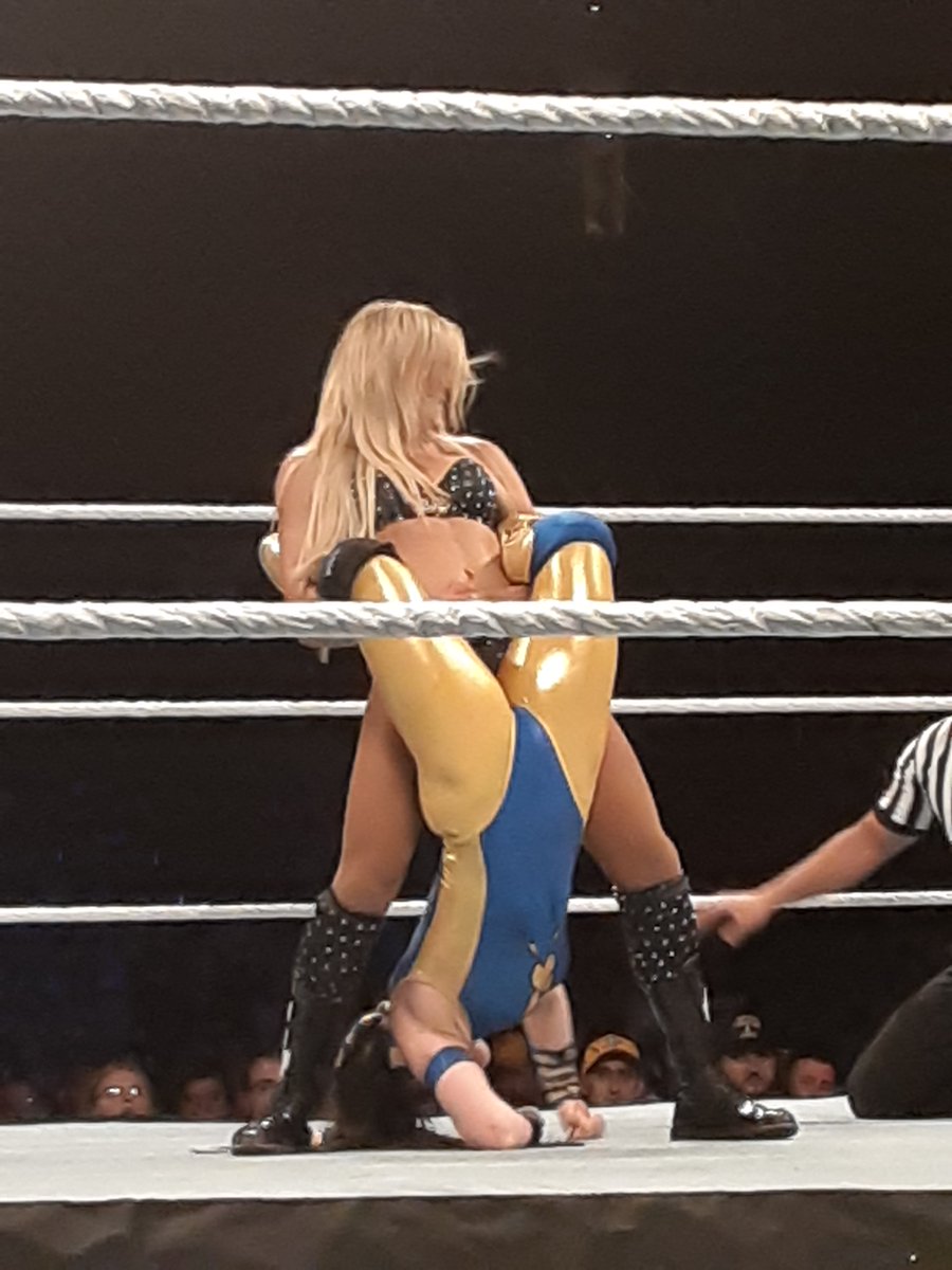 Candids from #WWEPittsburgh that I got are added-charlotteflair.com/imagery/thumbn…