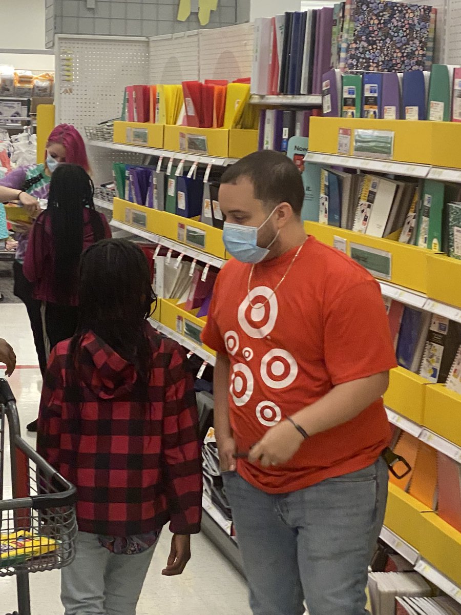 LShort___'s tweet image. Thank you Make A Smile Foundation for allowing #T2850 to host and be apart of your Back to School Shopping Spree Event. Also thank you all the stores that came out and volunteered  #Targetcares #Target #teamtarget #T2850 #T3243
#T1849 #T3356 #T3276