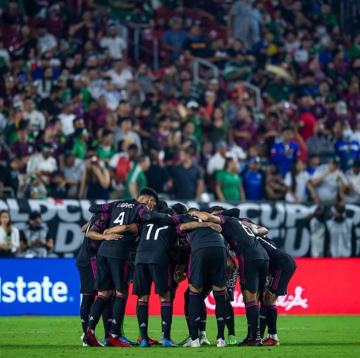 EdsonAlvarez19's tweet photo. Juntos.🤞🏼🇲🇽 @miseleccionmx https://t.co/rqqmBQbHpY