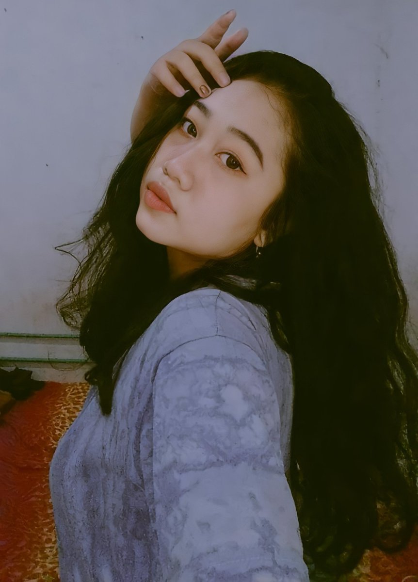 mayaalivv's tweet photo. Selain ngga gudlucking, aku juga bobroking, gobloking, miskining🙃 https://t.co/fNQwcy9OSG