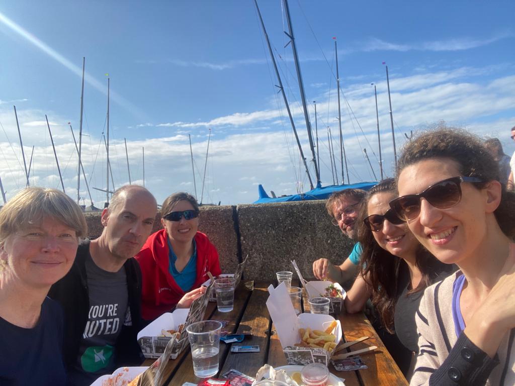 WestLonPenguin's tweet photo. Pre-swim in the rain, post-swim in the sunshine.
Cracking afternoon at the @ActiveLifeLtd Pier to Pier swim at Herne Bay.
#Penguin100 #ProudPastBrightFuture https://t.co/PvP10IKEae