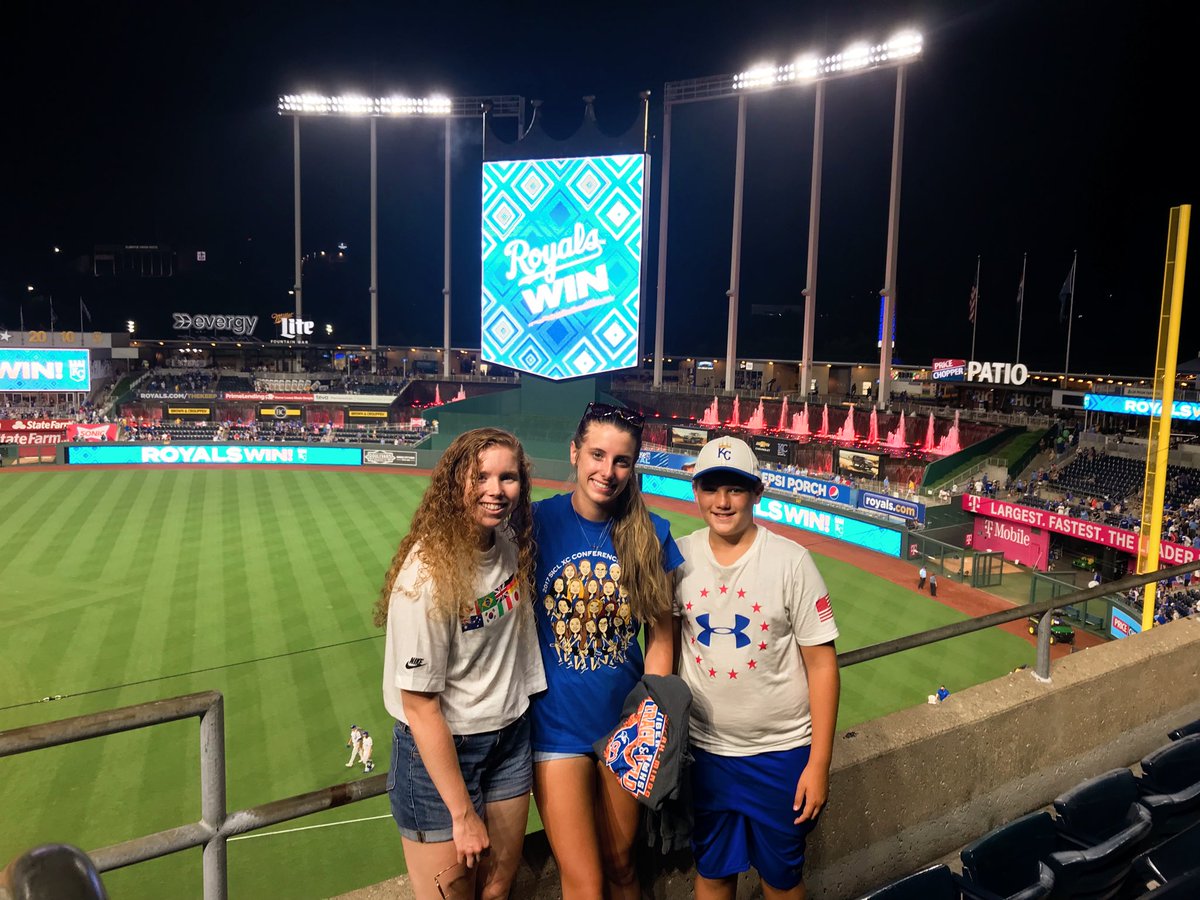 I’d watch a @kcroyals game in 100 degree heat any day for these two 💙⚾️👑