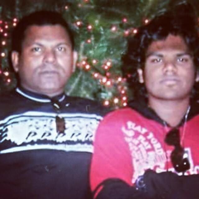 BroRashyd's tweet photo. Bro ge dharifulhu 14 Dec 2014 ga aniyaaverikoh maraalaa 70 foot mathin Chandany magah ellaalithaa 6 aharaa 7mas. Insurf nulibi lasvumun minivan dhuvahu ihusaaseh nukureve #happyindependenceday #JusticeForNadhal 
#JusticeForPresidentNasheed 
@HassanLatheef @BondeM4 @Imthiyazfahmy https://t.co/X0A8l6m3Wn