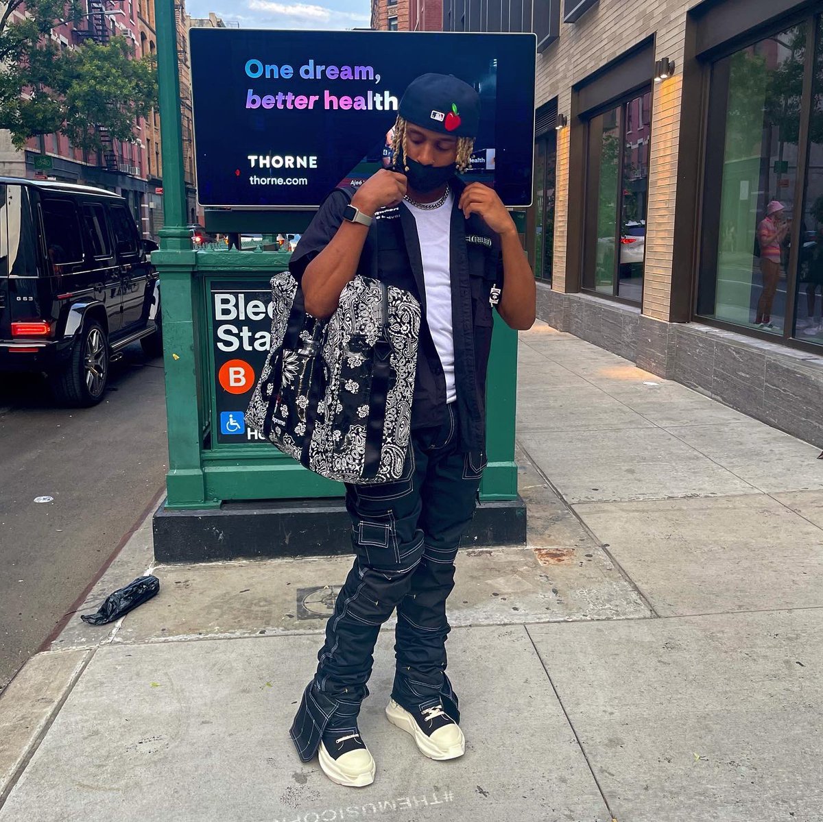 RealStarQuality's tweet photo. bitch I’m fine, thanks for asking 💔
•
•
#Respectfully #EncoreBET #fashion #DrakevsDrake #CallMeByYourName #BlackOwned #bodypositive #Crocs #birthdayboy #Trending #Instagram #followme #follow #followback #retweet #rickowens #RollingLoud #fly https://t.co/2RT1MEdIue