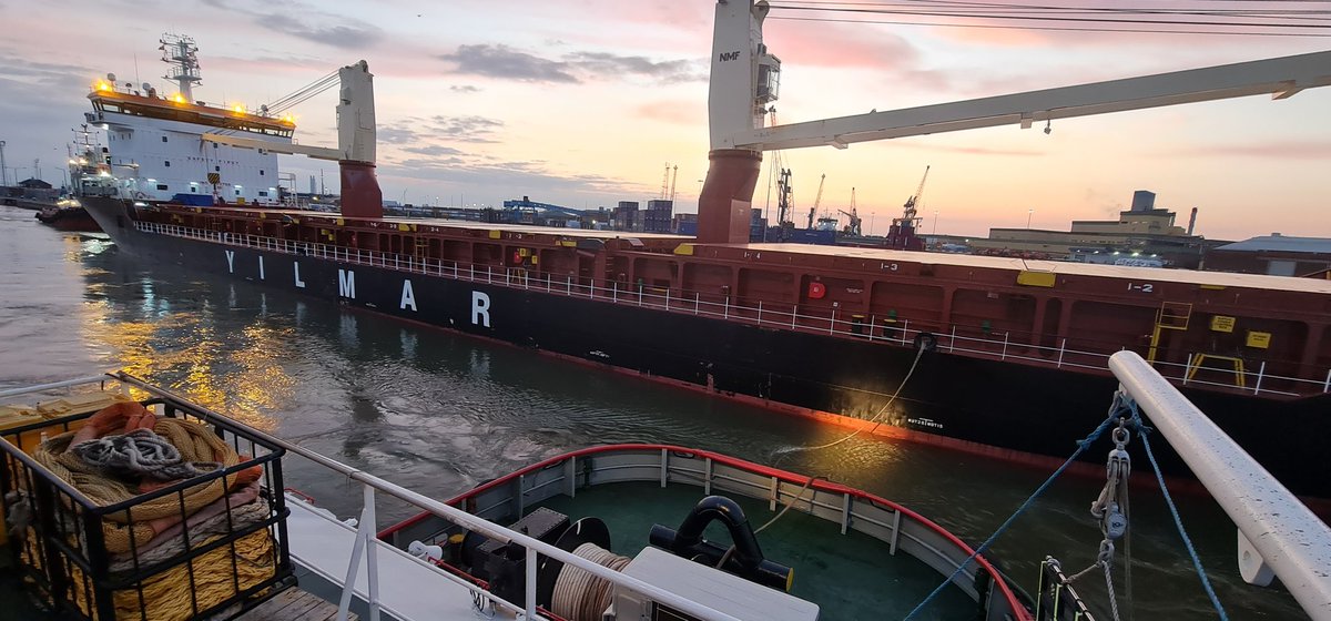 Out on the @SMSTowage ROMAN with the SERVICEMAN to dock the YM AMAZON. #tuglife #towage #tugboat #training #humber