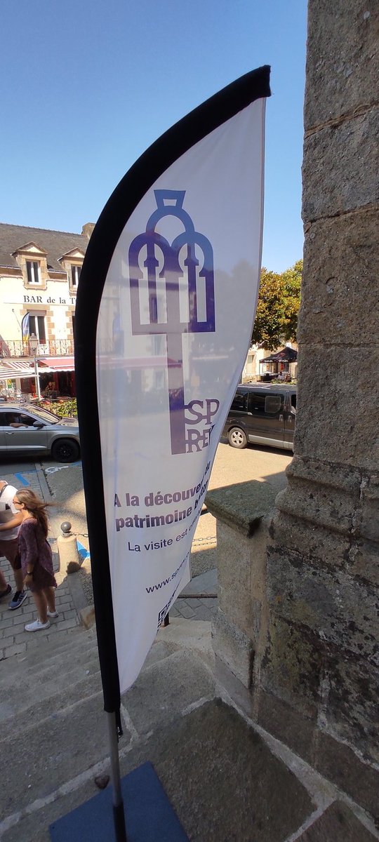 LauraBourdais's tweet photo. Merci la @Sprevbzh pour la visite de l'église Saint-Guenolé de Batz-sur-mer, une belle valorisation du patrimoine religieux, pour les touristes et curieux de passage ! #mediation #bretagne #eglise https://t.co/u4eBwCcqJO