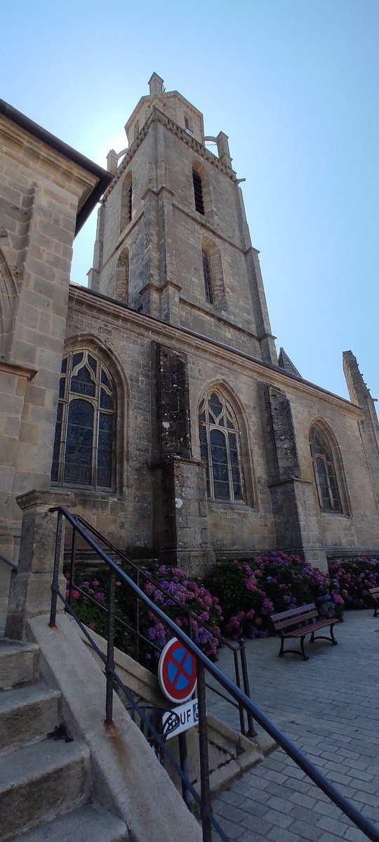 LauraBourdais's tweet photo. Merci la @Sprevbzh pour la visite de l'église Saint-Guenolé de Batz-sur-mer, une belle valorisation du patrimoine religieux, pour les touristes et curieux de passage ! #mediation #bretagne #eglise https://t.co/u4eBwCcqJO