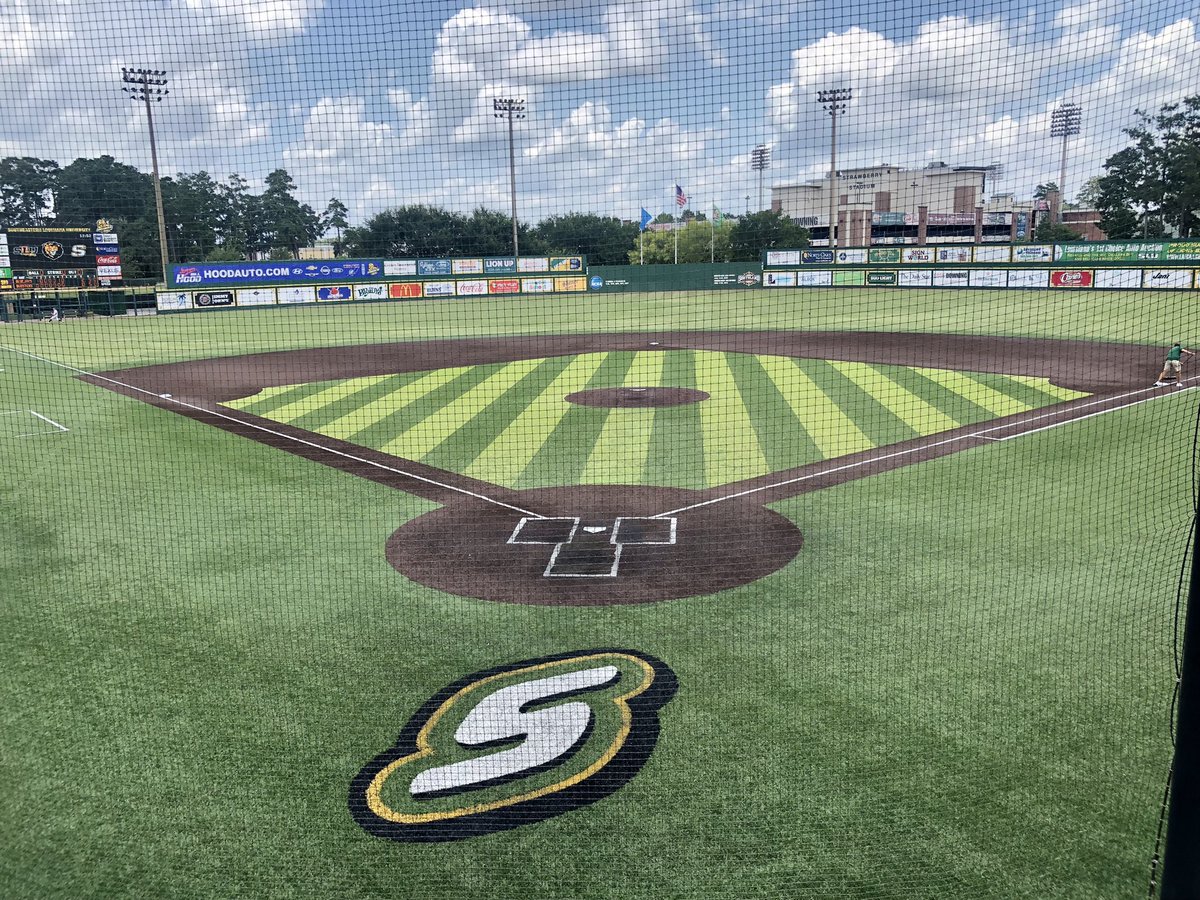 BNestande's tweet photo. @Andrew_Gipson @MattRiser17 #lionup 🦁 @knightknation4L #4L https://t.co/psqCCodC8P