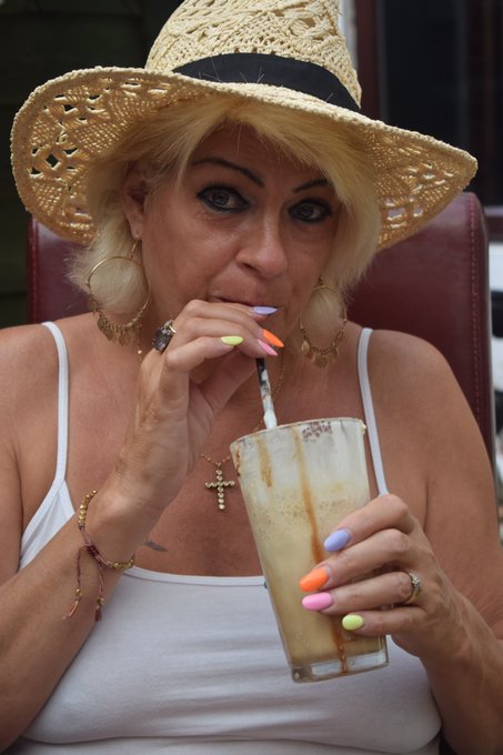 Out and about in town yesterday. https://t.co/QgqhZHTBu3<a href="/tag/adultwork"class="tags"><span>#adultwork</span></a>