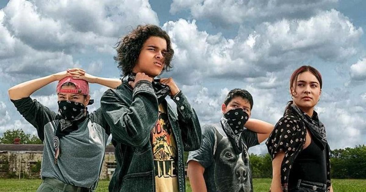 IndianAffairs's tweet image. Reservation Dogs which premiere's on FX on Hulu August 9th, follows the lives of four Native American teenagers who live on a reservation in Oklahoma. The teenagers spend their days committing crimes and fighting crime as well. 
bit.ly/3eWnl34
#NativeComedy #representing