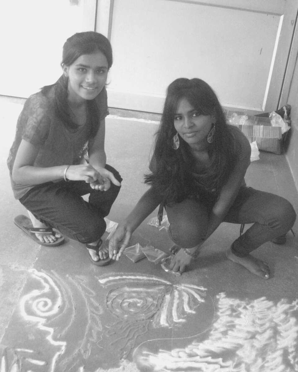 CommitTwoChange's tweet image. We are committed to educating girls so that as women, they have the power to break the cycle of #poverty. 

But, we need your help! Join our fight to #Commit2Change by visiting buff.ly/3rzGooY.