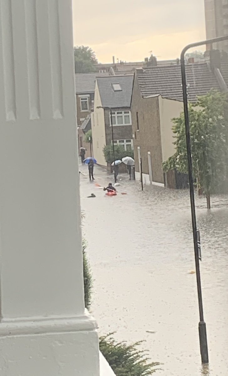 rubybannisterx's tweet image. As if my mums roads flooded in Walthamstow and some geezers gone kayaking