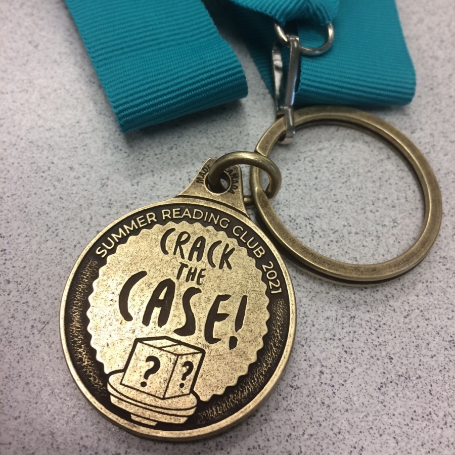 👀Sneak peek! Here's this year's Summer Reading Club medal 🏅. Starting in August, these are free for any child who has completed their 49 days of reading 📚❤️.

Learn more about #BCSRC2021: ow.ly/m2i950FrYDz