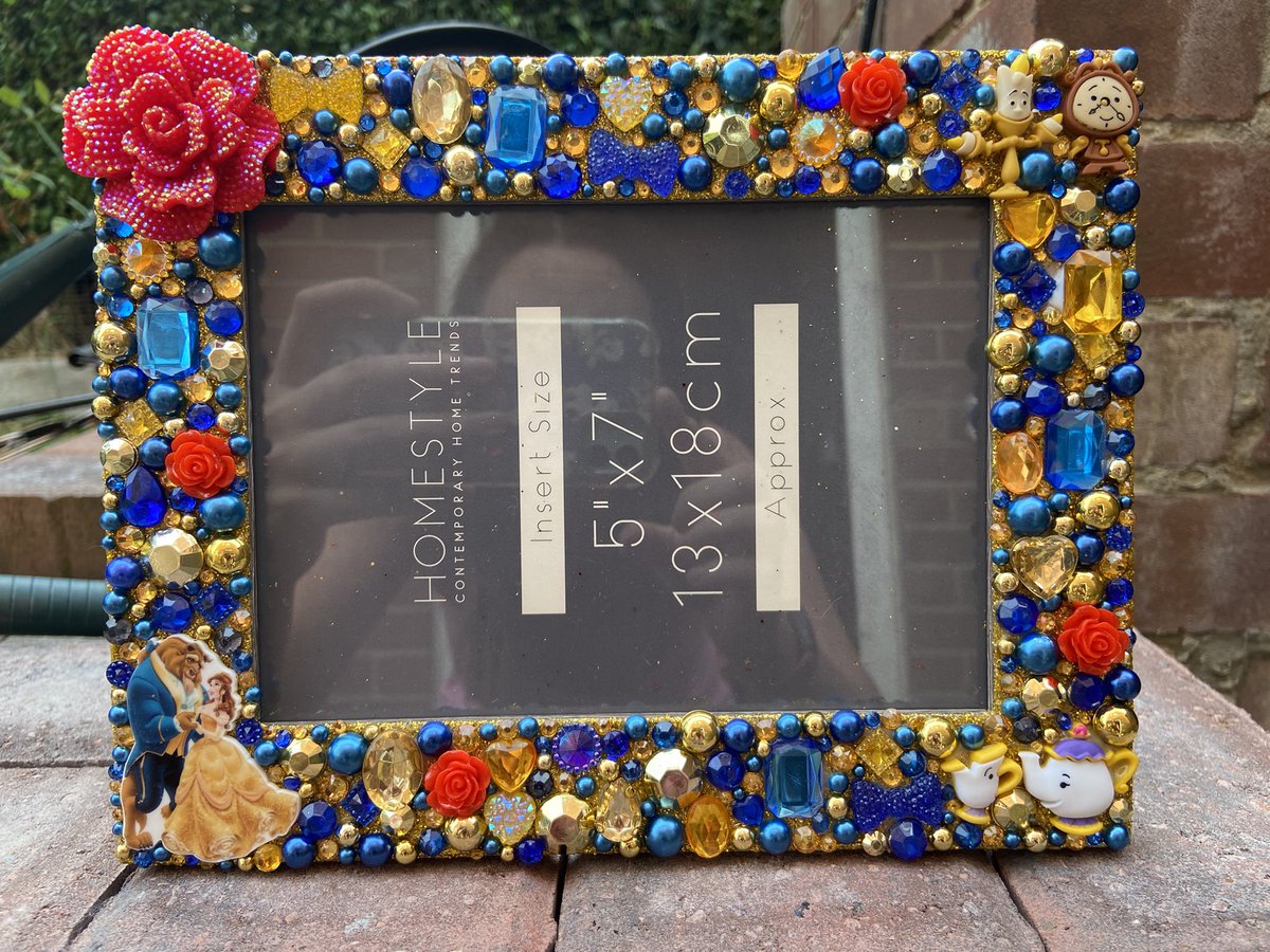 NatalieEdex's tweet image. First frame being shipped from my Etsy story to America 🇺🇸🇺🇸🇺🇸 I’m so excited 😁👌🏼 #shiningshimmeringsplendiddesigns #customphotoframes #disney #beautyandthebeast #beourguest #taleasoldastime🌹 #glitter #sparkles #rhinestones #embellishments #etsygifts #etsystoreuk #smallbusiness