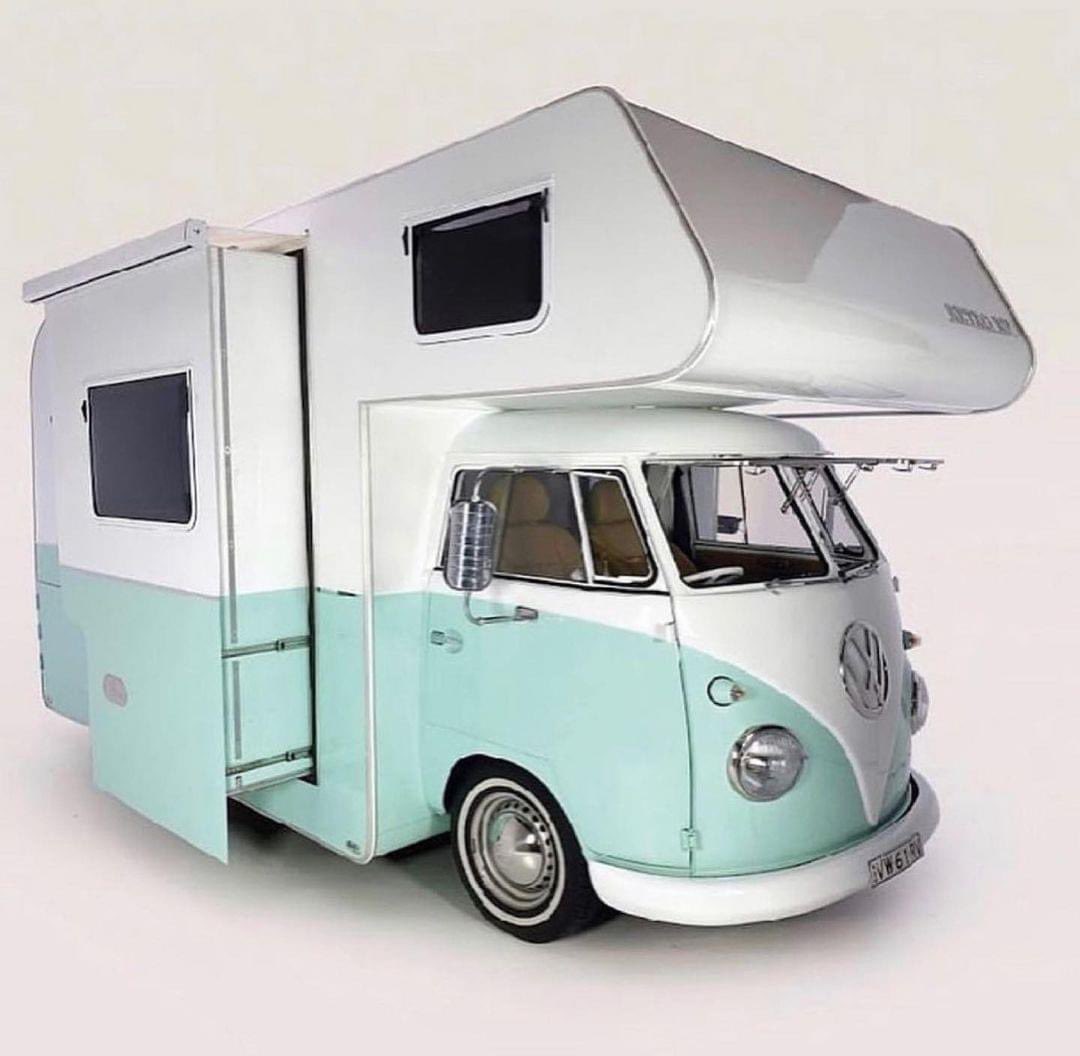 baara_a's tweet photo. Ik ben verliefd ๐ฅฐ ๐คฉ hier ga je toch graag mee op vakantie.
#vwmotorhome #retrorv #vw #camper https://t.co/4frynPxOwI