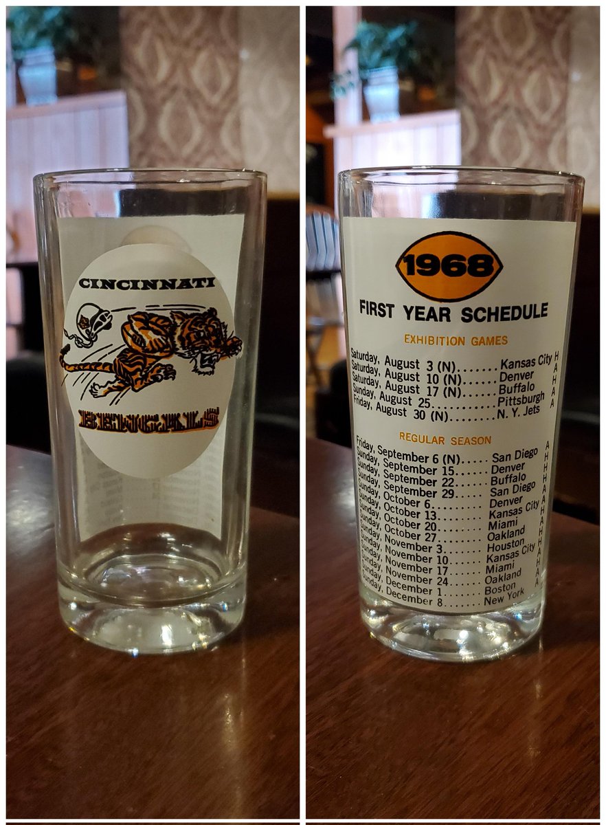 Burben423's tweet photo. Cool antique mall find. #whodey #bengals #RuleTheJungle https://t.co/rm32jTfKKl