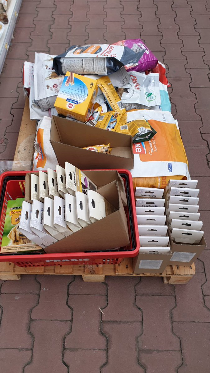 Ook op zondag komen wij geschonken diervoeding graag ophalen.  Bedankt Gerd &amp; Lanka. 
#voordierendoenwealles 
#@schiedam_nl 
#dankbaar
<a href="/Schiedam_Raad/">GemeenteraadSchiedam</a> 
#