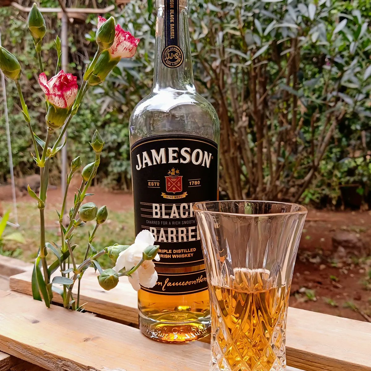 AKenyanGirl's tweet photo. I'm just glad to have the sunshine back, and especially on weekends. Today was perfect to sit outdoors, sit back and soak it in.
Hope you had a great weekend, and here's to a fruitful week ahead.
#Jameson
#BlackBarrell
#InPursuitofFire
#FireMadeMe https://t.co/zDYNpDs8XQ