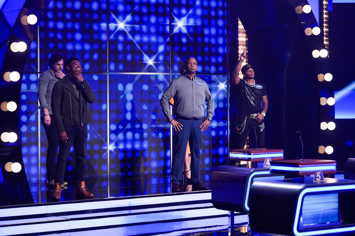 Celeb Family Feud Iconic Much Peeweeherman Davidarquette Nevschulman And Jimmieallen Are On Celebrityfamilyfeud Tonight At 8 7c