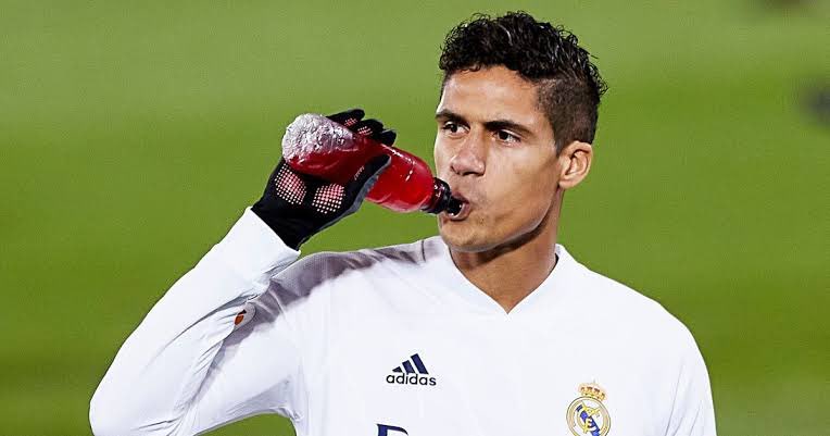 Varane man utd twitter