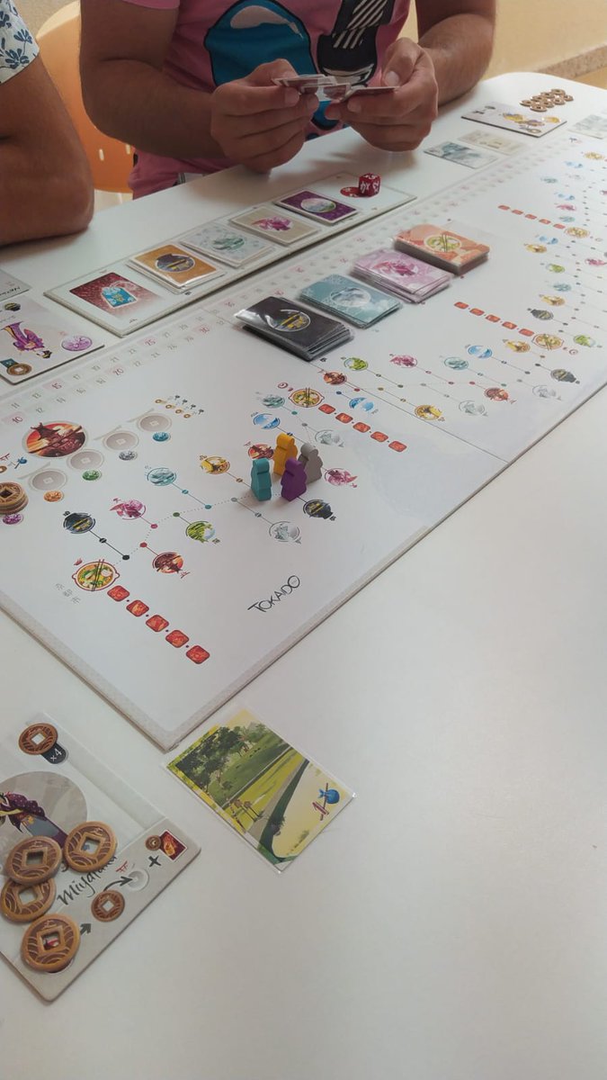 ludoducto's tweet photo. Ayer fue sábado, y como tal es día de #QuedadaLudoducto!! Y salieron a mesa, como siempre, un porrón de juegos #XWing, #Tokaido, #Calico, #CarcasonneAmazonas, #PocimasYBrebajes, #GloriaARoma, #TabernasDeValfonda... Lo que más nos gusta, juegos 🎲🎲y gente 👩🦱👨🦱jugando a juegos!! https://t.co/i8VY2TrPQF