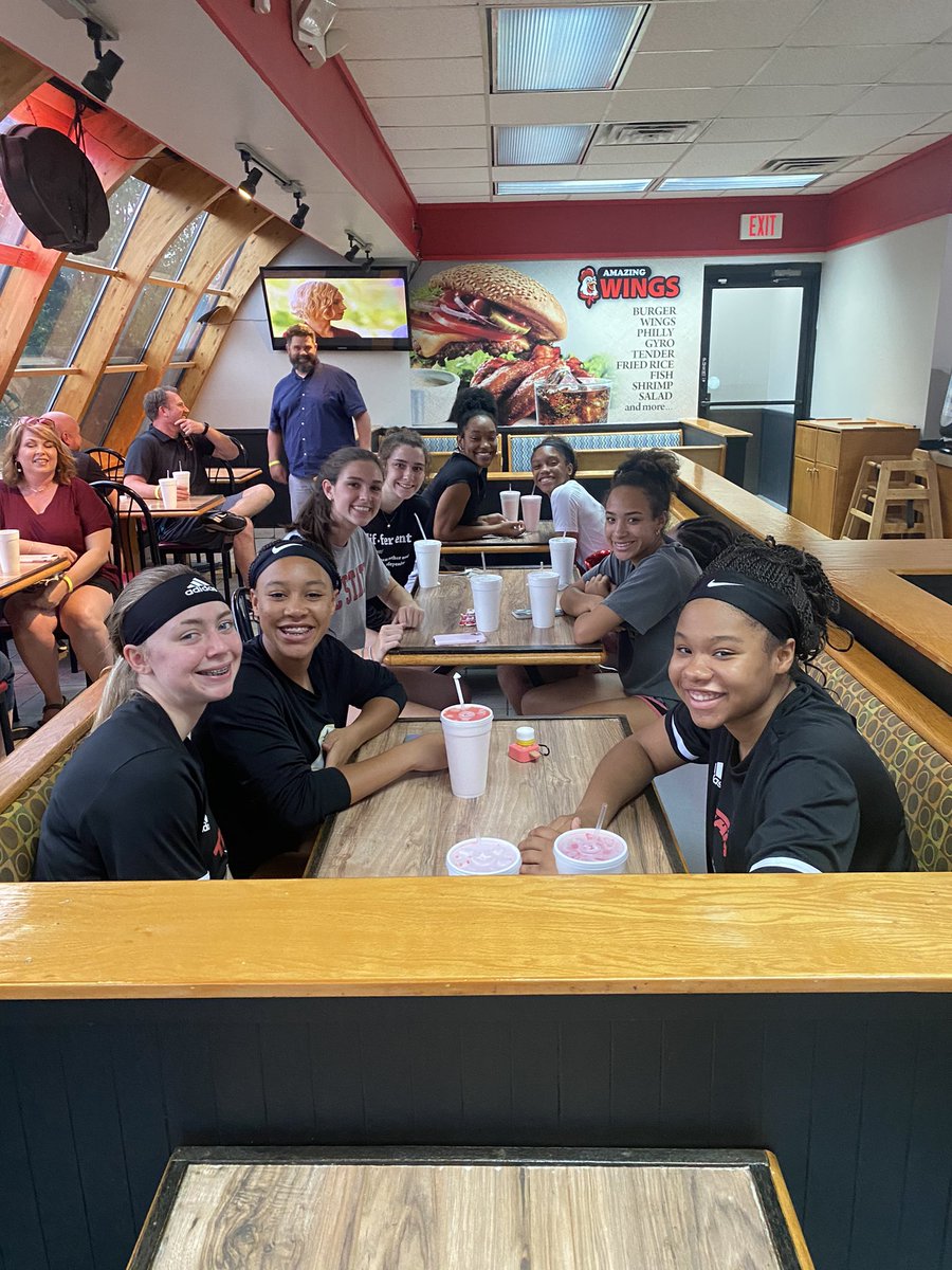 CvaGirls's tweet photo. So proud of our girls and coaches! They continued to grind all weekend and finished with a win over Lakeview 47-42! @Natalie_Bell_ 13 @JaydaJonez2 8  @KennedyHancock6 6  @_jadamorgan 5     @CourtneyCregger 5 @myla_green2023 4.  @mahood_emily 4                  @bellahillll 2 https://t.co/aFYo5UAcgB