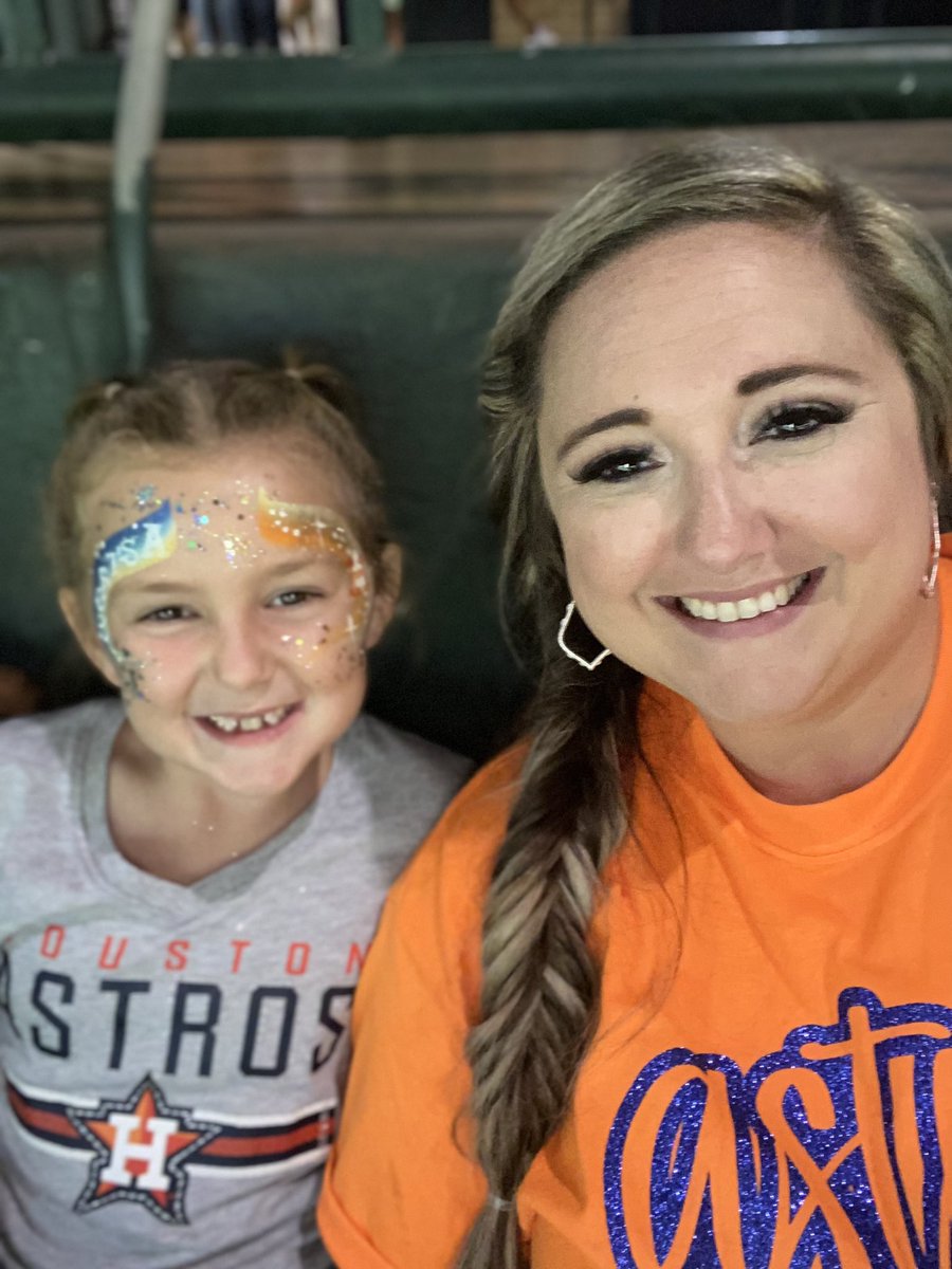 MrsKBurris's tweet photo. They may be little, but they are @KTuck30’s biggest fans! We got these seats just so they could see their favorite player up close! ⚾️🧡💙 https://t.co/oGRyPxzOxF