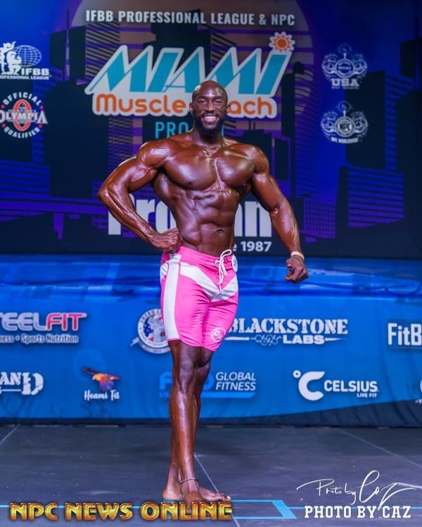 miamusclebeach's tweet photo. Shoutout to ig/otulefitness for bringing up the heat on the ig/protan_official #MiamiMuscleBeachProAm stage in that ig/chulastylz_ wear!

📸 ig/photobycaz https://t.co/90kxrHPRLC