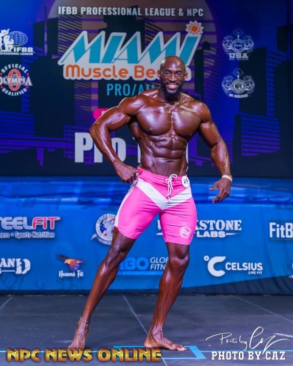 miamusclebeach's tweet photo. Shoutout to ig/otulefitness for bringing up the heat on the ig/protan_official #MiamiMuscleBeachProAm stage in that ig/chulastylz_ wear!

📸 ig/photobycaz https://t.co/90kxrHPRLC