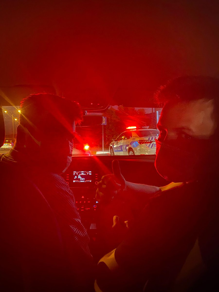 Işıklar kırmızı mavi ben bişi yapmadım abi