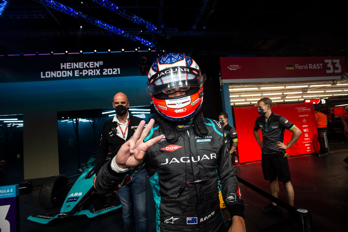 JaguarRacing's tweet photo. ROUND 13 ACTION 🏆⚡️📸

#JaguarElectrifies #LondonEPrix
#RaceToInnovate #ABBFormulaE https://t.co/THmYGy2Jrq