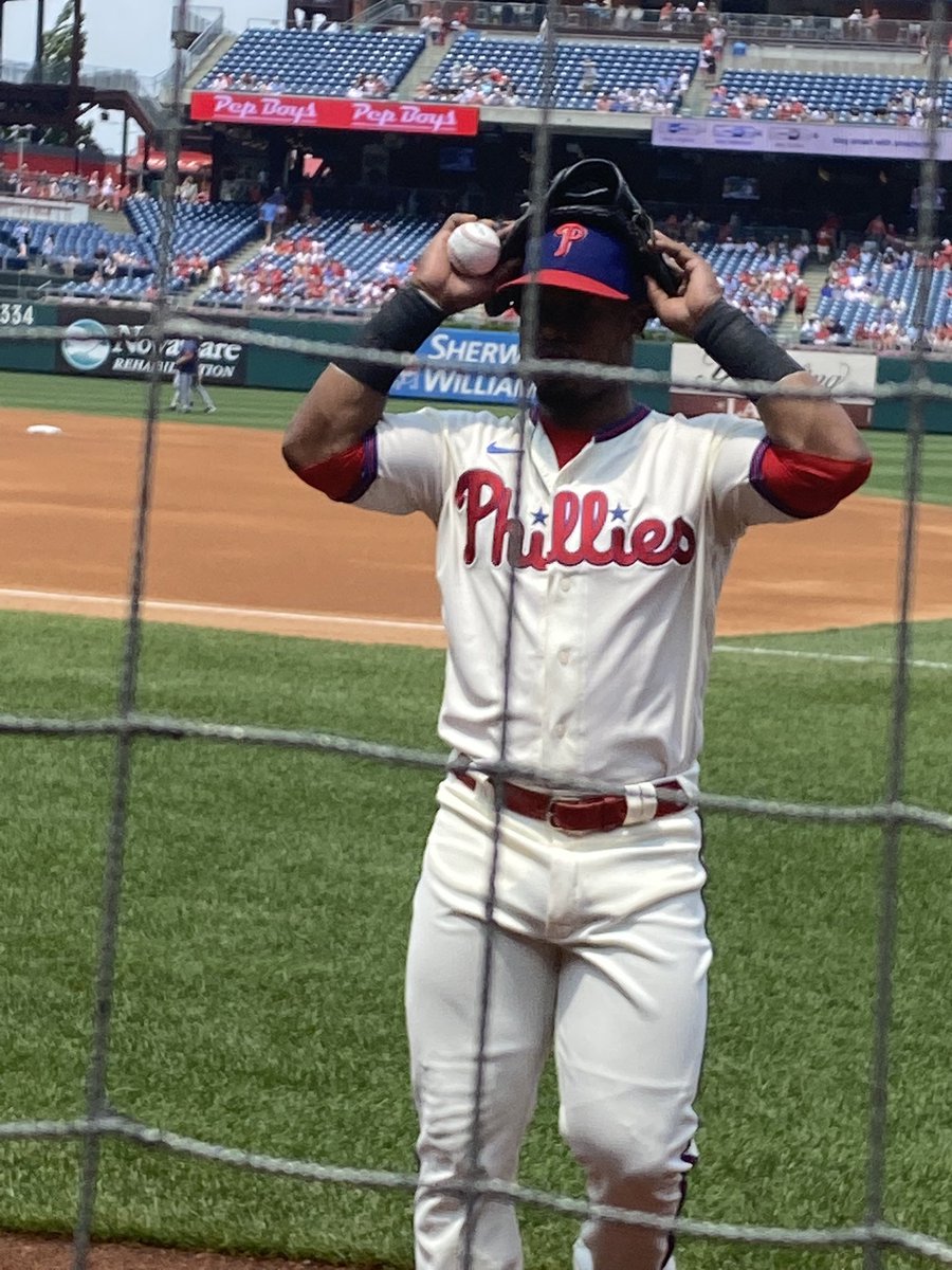 PaulaMYoungRTR's tweet photo. Fun day watching the @Phillies and an autographed ball from @Jeansegura02 #Solohomerun https://t.co/KKeEDE4YYx