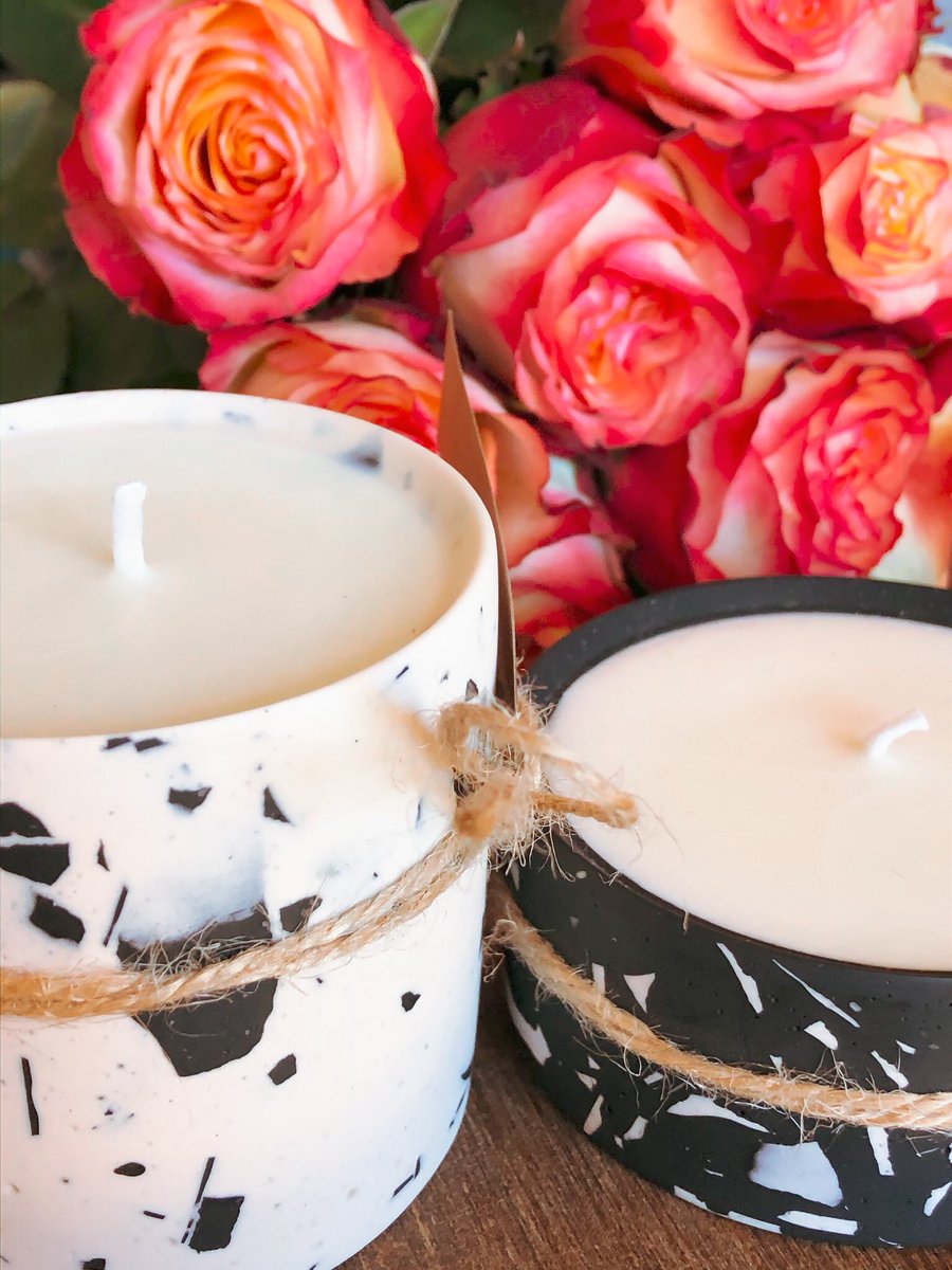 REEMOVE_'s tweet photo. Hey friends. We have a new collection of scented candles ☺️ Send for us a DM to place an order💕 https://t.co/vwUVSocijJ