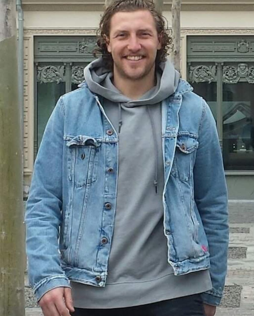FreitalonTour's tweet photo. Herzlichen Glückwunsch für die tolle Karriere, vielen Dank für Deine Zeit hier bei uns ..und Alles Gute für Deine Zukunft 😊💪 @michaelhefele , einer von uns #sgd1953 #ftlot #michael #hefele #capitan #leader #legend #hef44 #einervonuns https://t.co/eZkx2vNIS7
